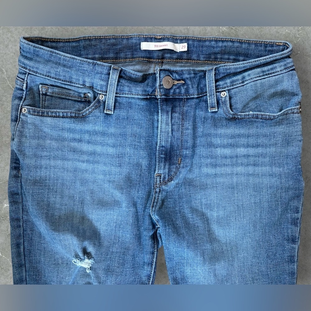 Women's Levi’s 711 Skinny Distressed Jeans - Picture 4 of 9